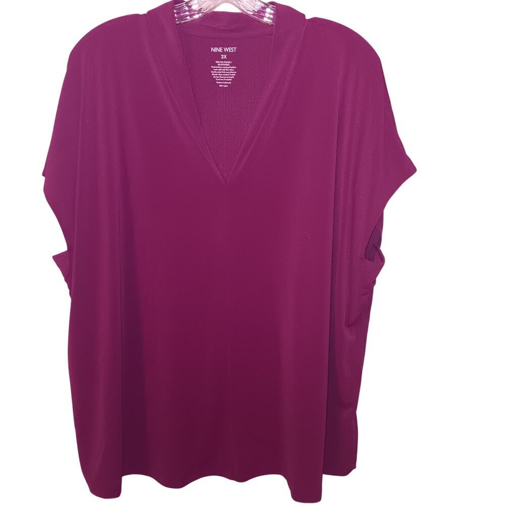 EUC New West 2X Burgundy Sleeveless V-Neck Top